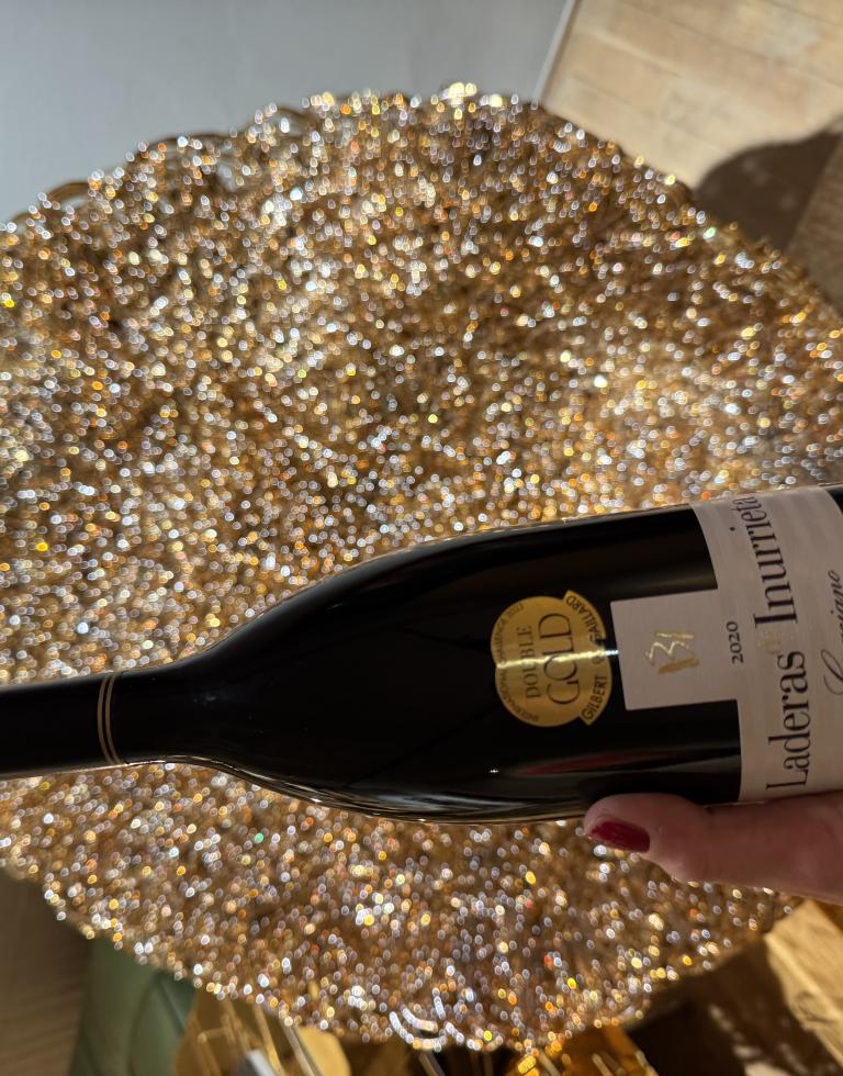 Art, wine & design Dira Interior Design | za 06.12.25